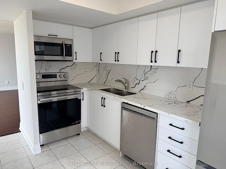 30 Harrison Garden Blvd #902 — Photo 9