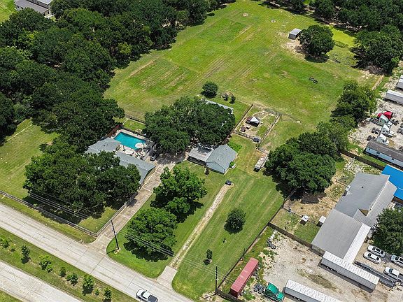 4th image of 18334 Mueschke Rd