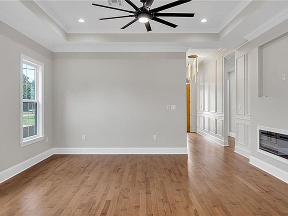 5th image of 3205 Potomac St