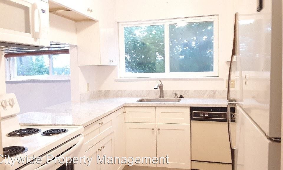 1st image of 445 Burnett Ave APT 103