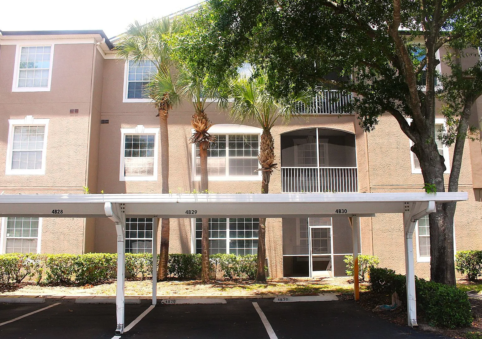 Lovely condo for Rent — Photo 2