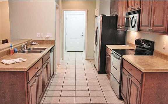 3rd image of 9619 Scarlet Oak Ln