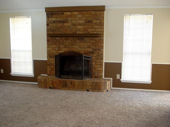 3rd image of 5623 95th St