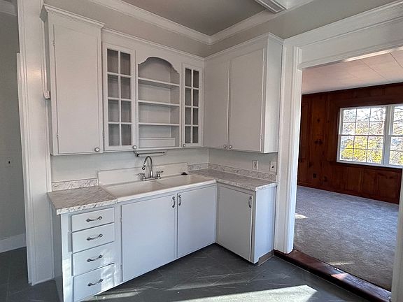 4th image of 216R Lowell St #4