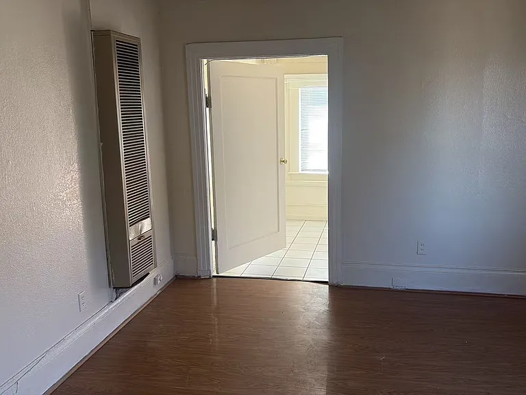 2324 9th Ave #4 — Photo 3