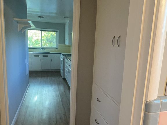 2nd image of 594 S 6th St #594