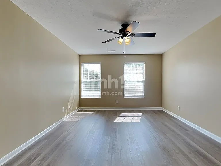 5887 Hayden Dr — Photo 10