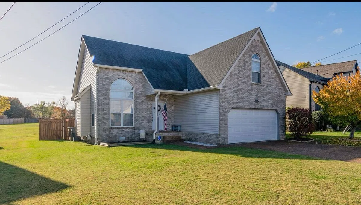 6240 Rocky Top Dr — Photo 2