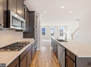 42580 Pitlochry Ter, Sterling, VA 20166