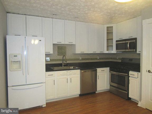 3rd image of 40A Amberstone Ct