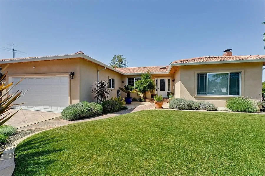 20635 Nancy Ct photo 1