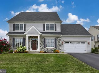 678 Warminster Ln, Lititz, PA 17543