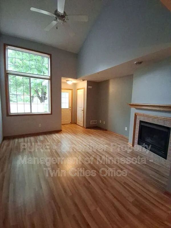 2 bed, 2.0 bath, 1440 sqft, $2,200 — Photo 3