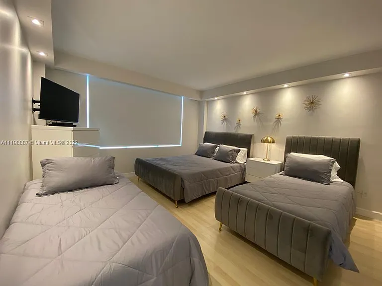 5151 Collins Ave #531 — Photo 11