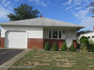 260 Bonaire Dr, Toms River, NJ 08757