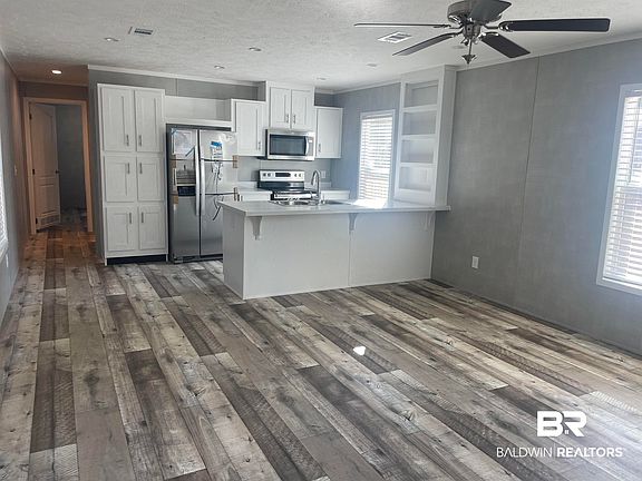 3rd image of 34680 Barclay Ave