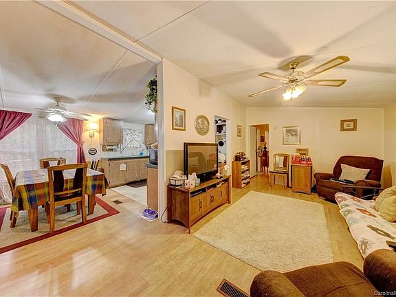3rd image of 3811 Woodlawn Acres