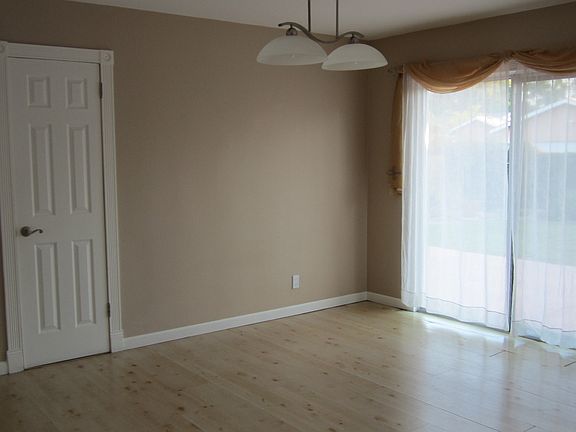 4th image of 24012 Hartland St