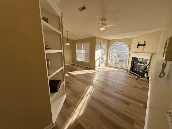 231 Quietwood Dr, Winston Salem, NC 27103