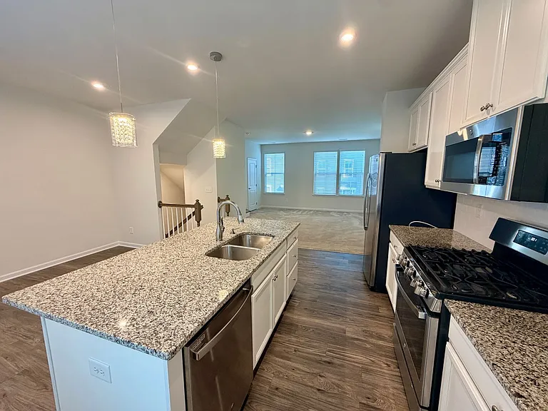 1214 Ashbury St — Photo 16