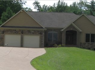 10404 Hickory Ln, Evansville, IN 47720