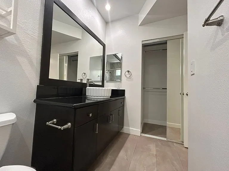 6337 Primrose Ave — Photo 18
