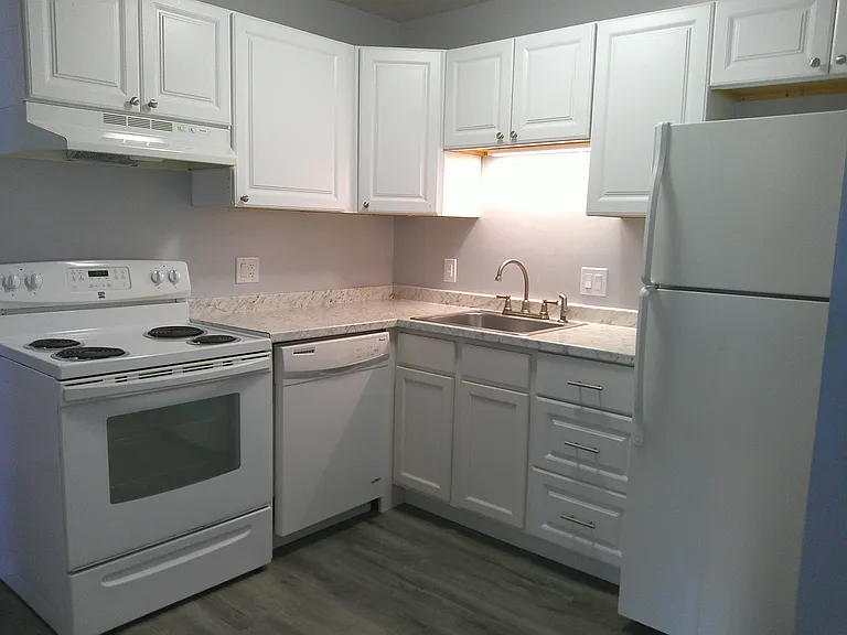 KINGSGATE VILLAGE APARTMENTS — Photo 18