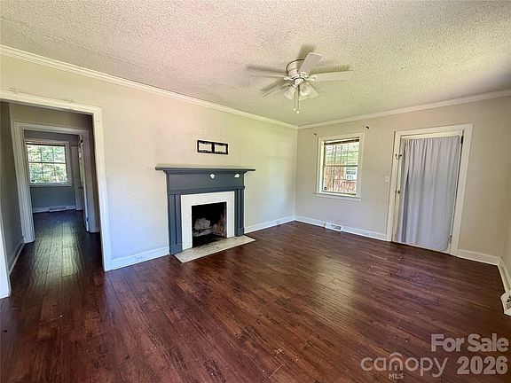 4th image of 2825 Parkway Ave