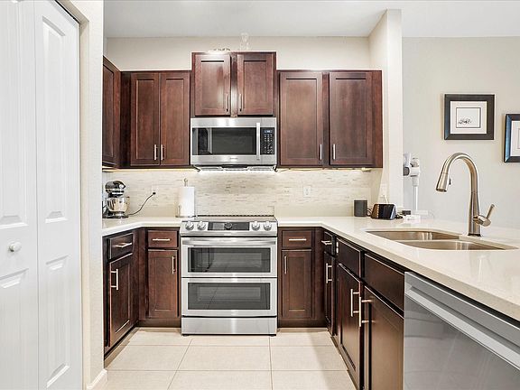 5th image of 4212 N Dixie Highway #36