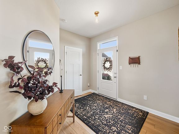 2nd image of 3560 Blenheim Pl