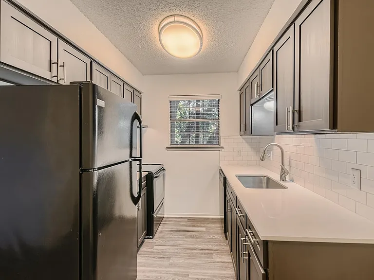 Shoal Creek North — Photo 14