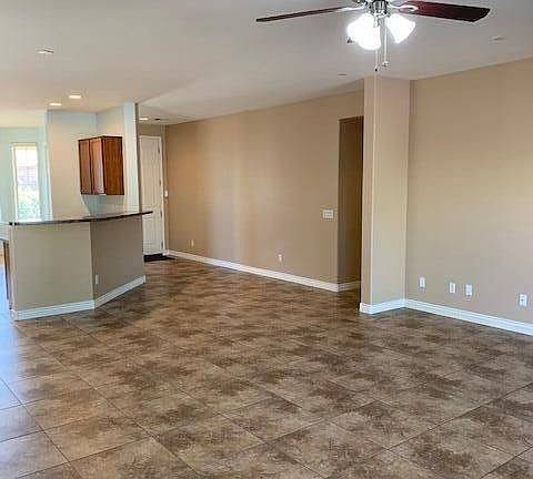 4th image of 1176 W Desert Glen Dr