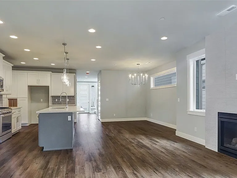8818 223rd Pl SW — Photo 5