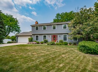 25 Honeyberry Ct, Naperville, IL 60540