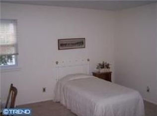 8878 Alton St, Philadelphia, PA 19115