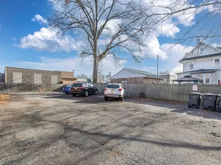 20-24 Terhune St #24B — Photo 7