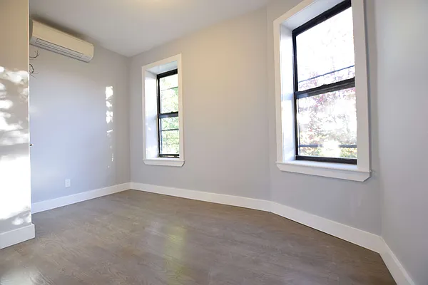 Rented by null | media 32