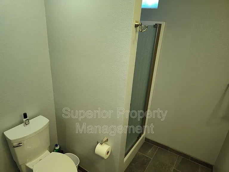 611 Seymour Ave — Photo 20