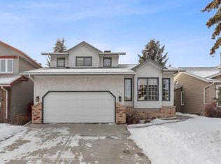 124 Edgebrook Rd NW, Calgary, AB T3A4N3