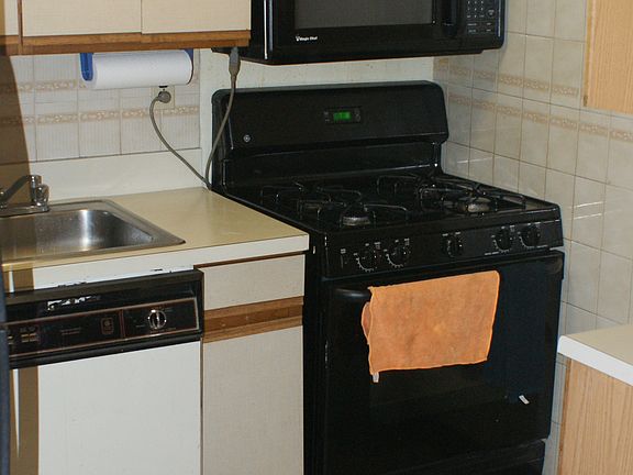 2nd image of 166-30A 137 Ave #B2