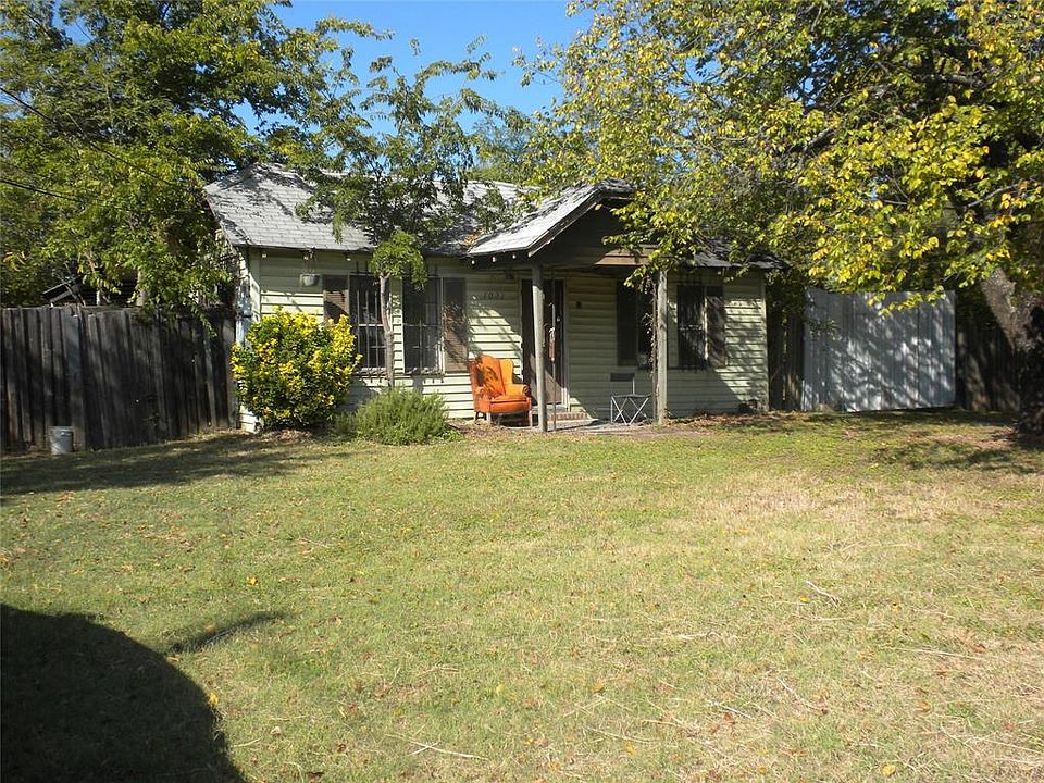 1st image of 1021 N Masters Dr