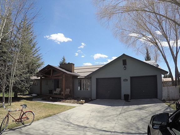 2nd image of 1510 W Percheron Dr