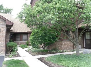 33 Terrace Ln APT F, Lake Zurich, IL 60047