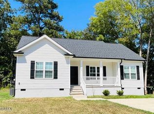 109 E James St, Lillington, NC 27546