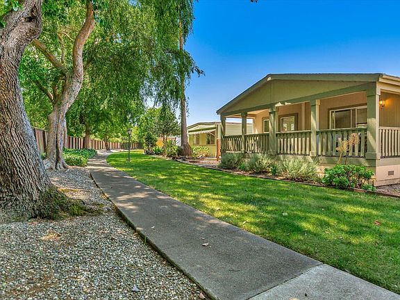 4th image of 814 Las Palmas Avenue