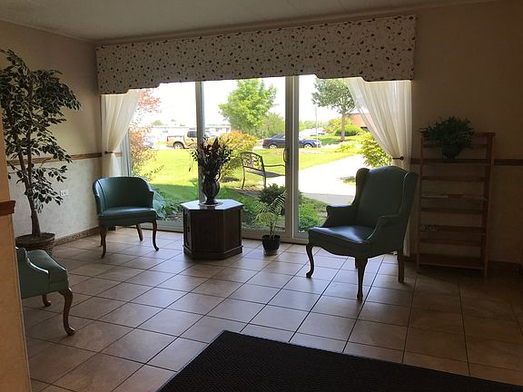 3rd image of 5300 Walnut Ave APT 8E