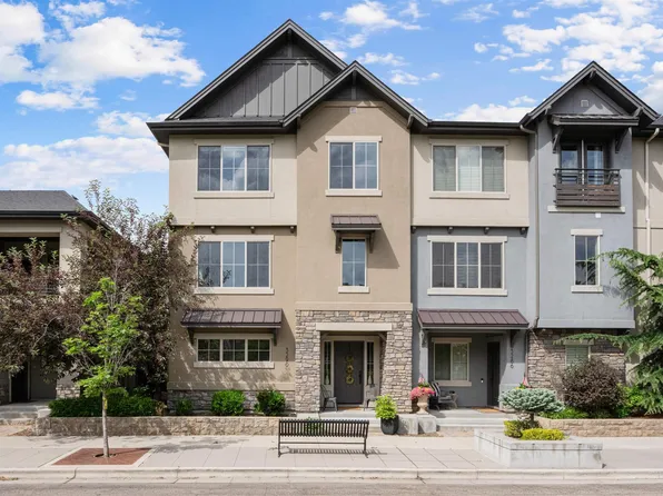 3290 E Thoroughbred Ln, Boise, ID 83716