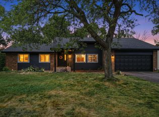 6649 Buckingham Rd, Woodbury, MN 55125