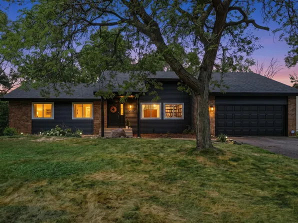 6649 Buckingham Rd, Woodbury, MN 55125