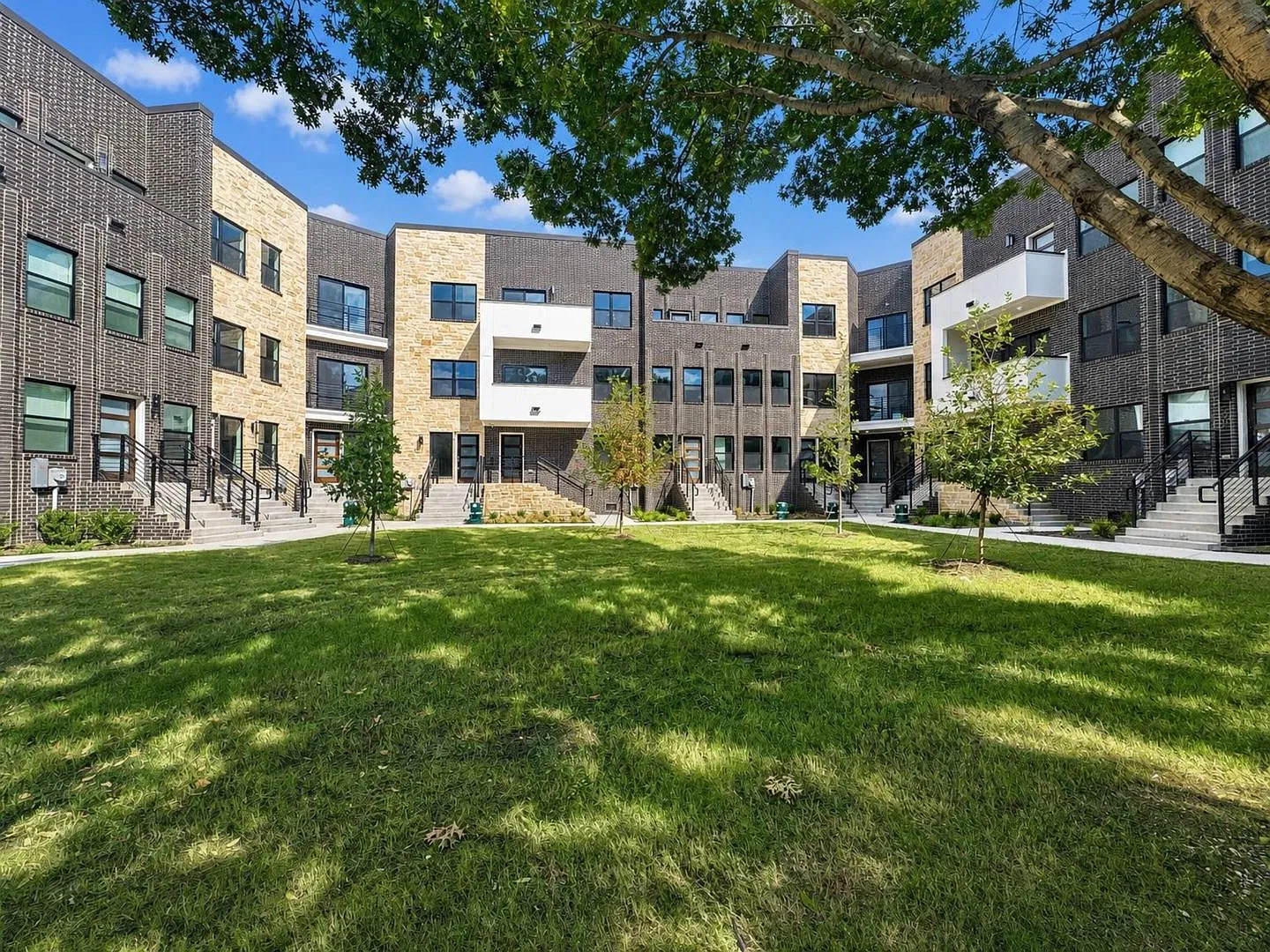 New Construction! Azalea Avenue Townhomes! — Photo 1